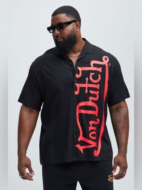 Von Dutch Originals Oversized Red Font Men's Short Sleeve Button-Down Shirt, 2XL